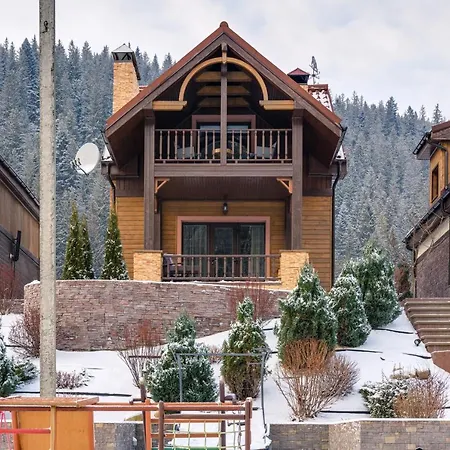 клуб яремчанський בית נופש