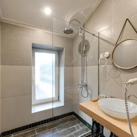 клуб яремчанський בית נופש *