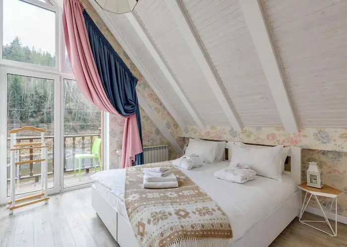 клуб яремчанський Tatil Evi