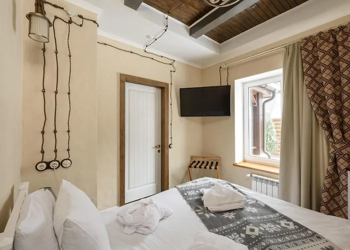Tatil Evi клуб яремчанський *