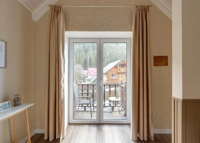 Tatil Evi клуб яремчанський *